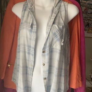 Poly & Esther sleeveless button up cover up/ top